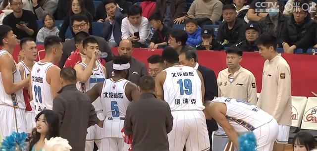 杏彩体育-清晨CBA常规赛焦点战，新疆广汇回应争议，球迷炸锅，心理建设被强调(cba最好的外援)